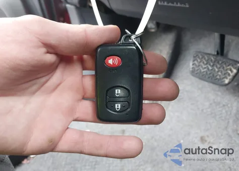 2013 Toyota Prius Three z USA, uszkodzony, nr VIN JTDKN3DU0D0346385